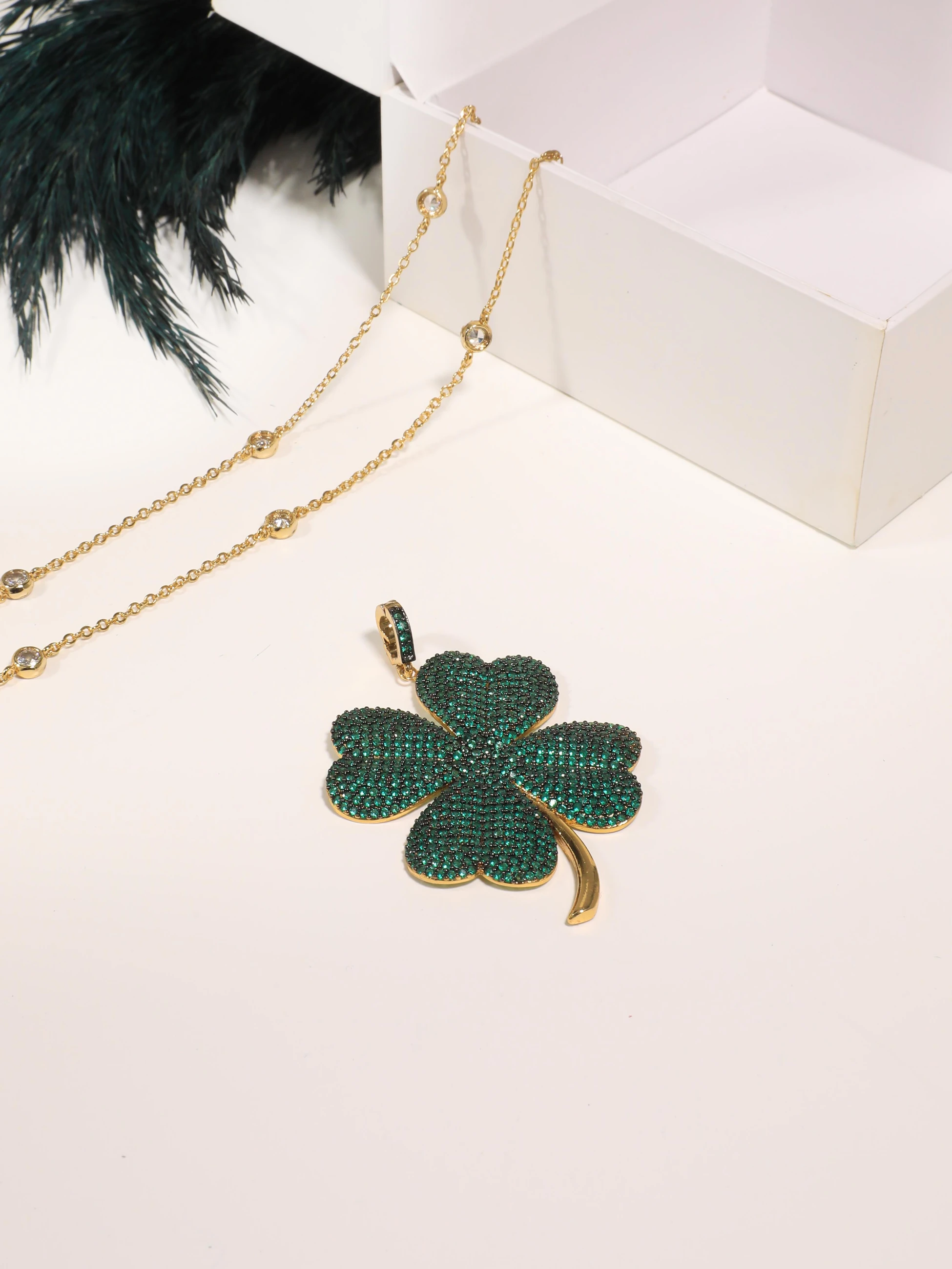 Büyük Boy Renkli Yonca Kolye Ucu