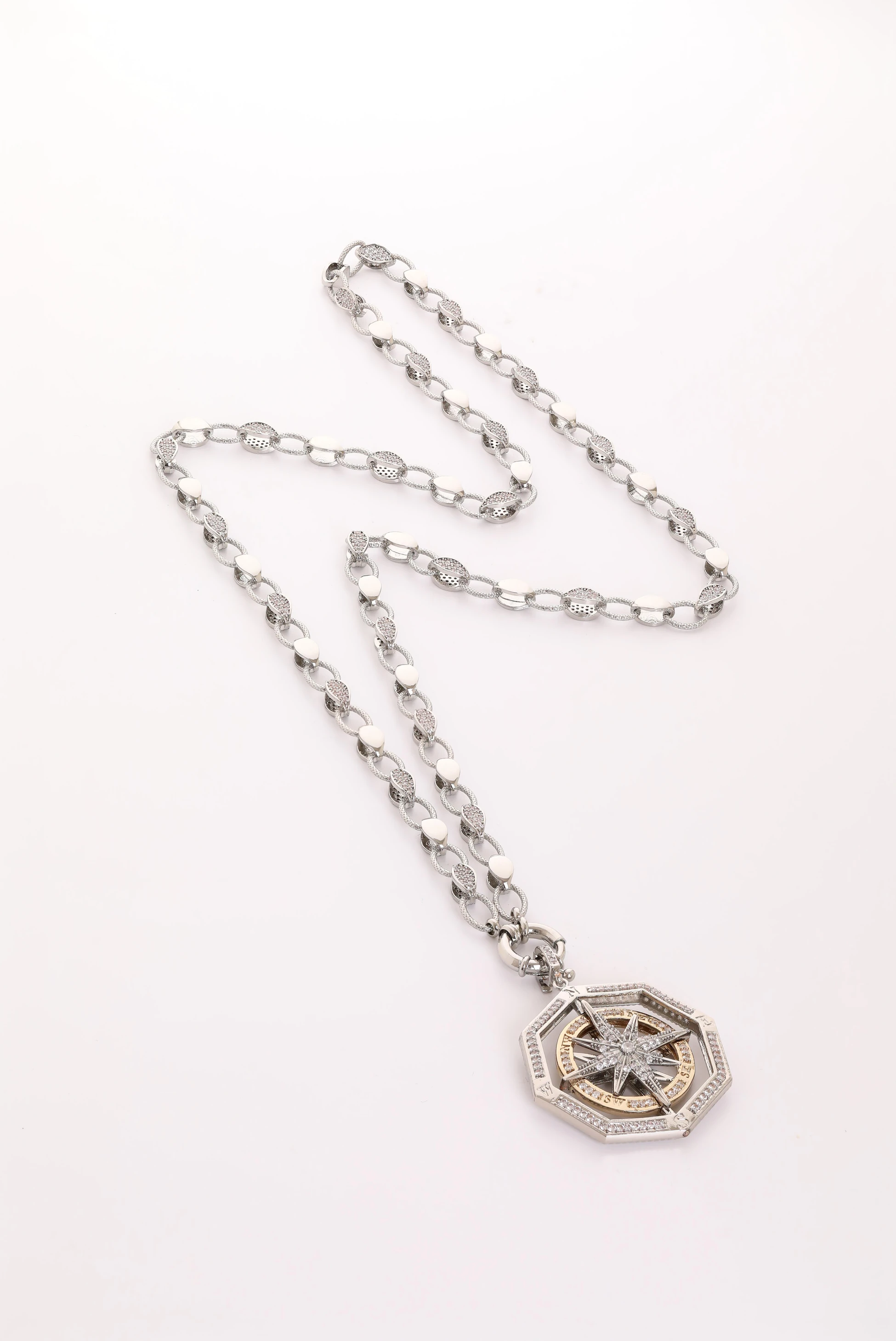 Gümüş Renk Pusula Zincir Kolye