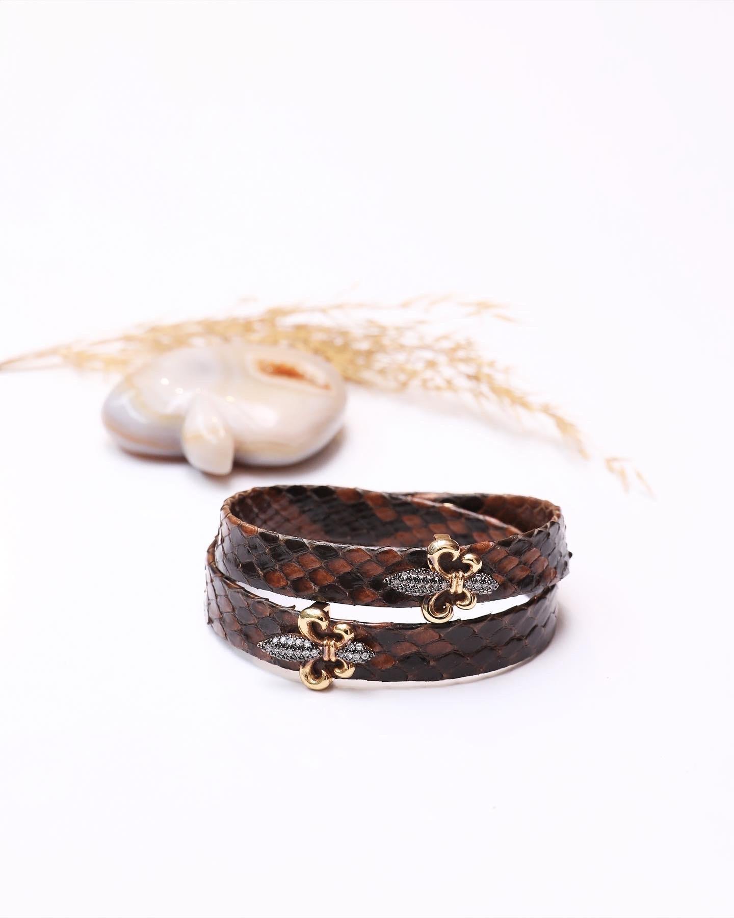 Kahverengi Dolamalı Deri Bileklik