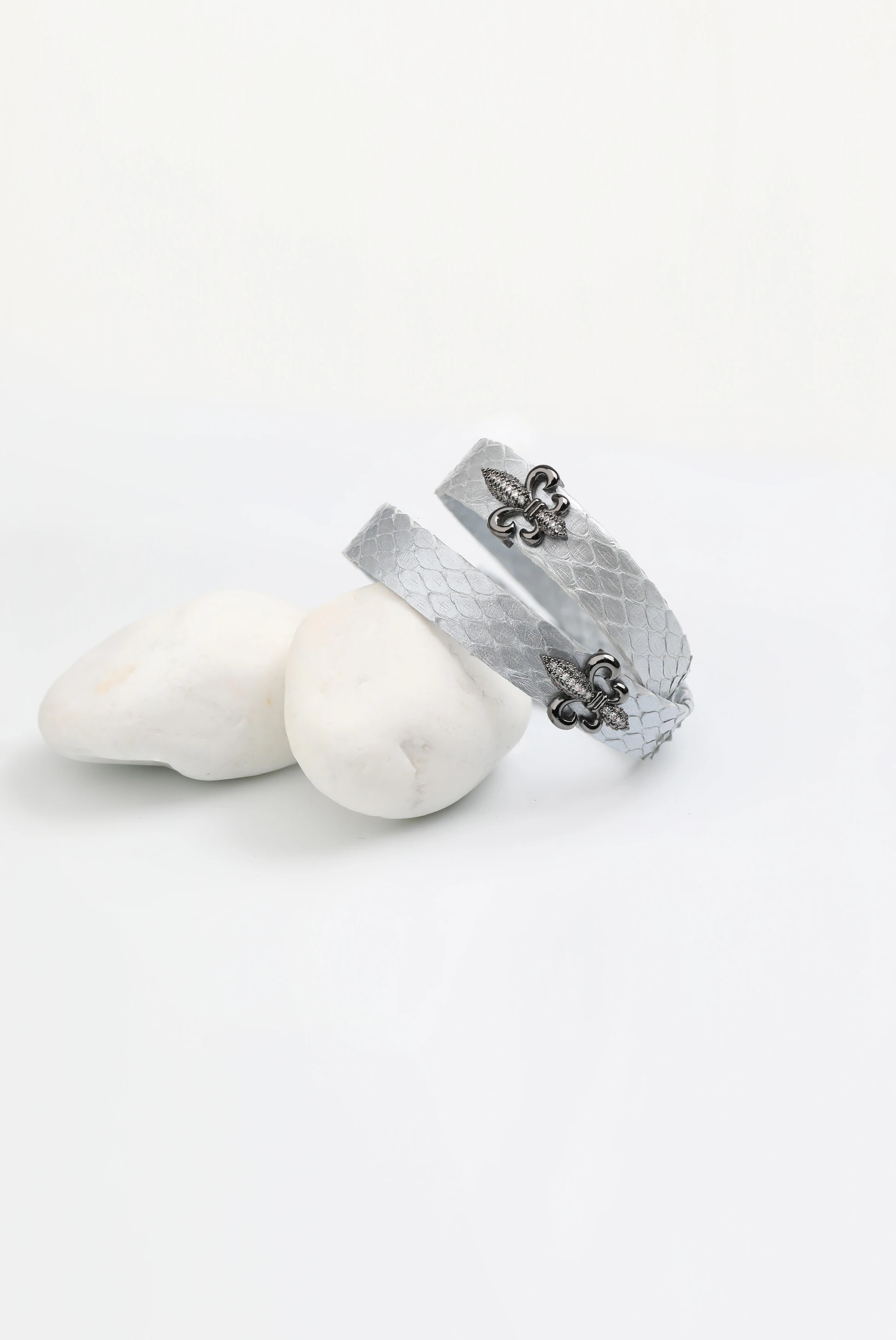 Metalik Deri Bileklik