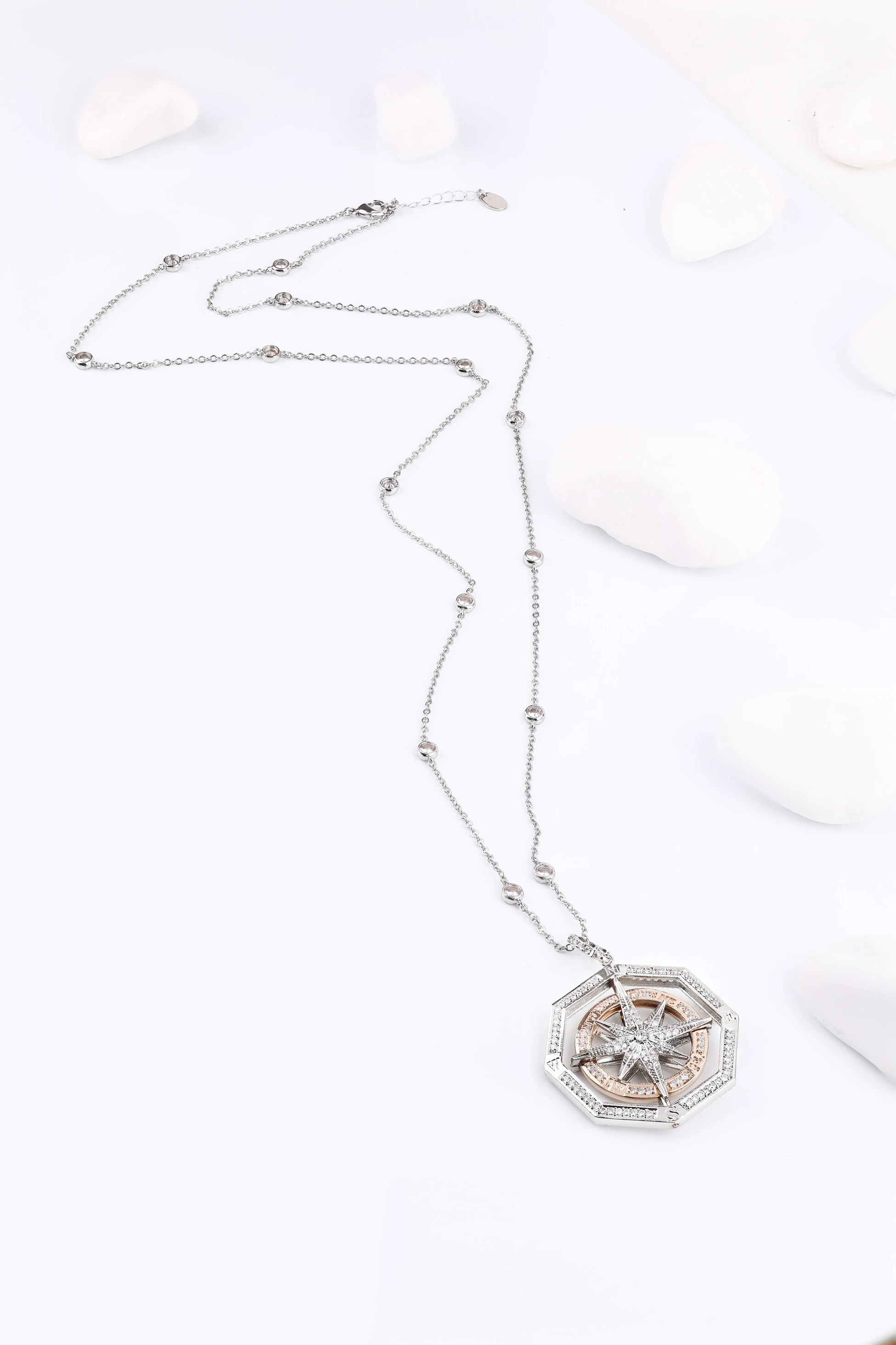 Pusula Uçlu Tiffany Zincirli Kolye