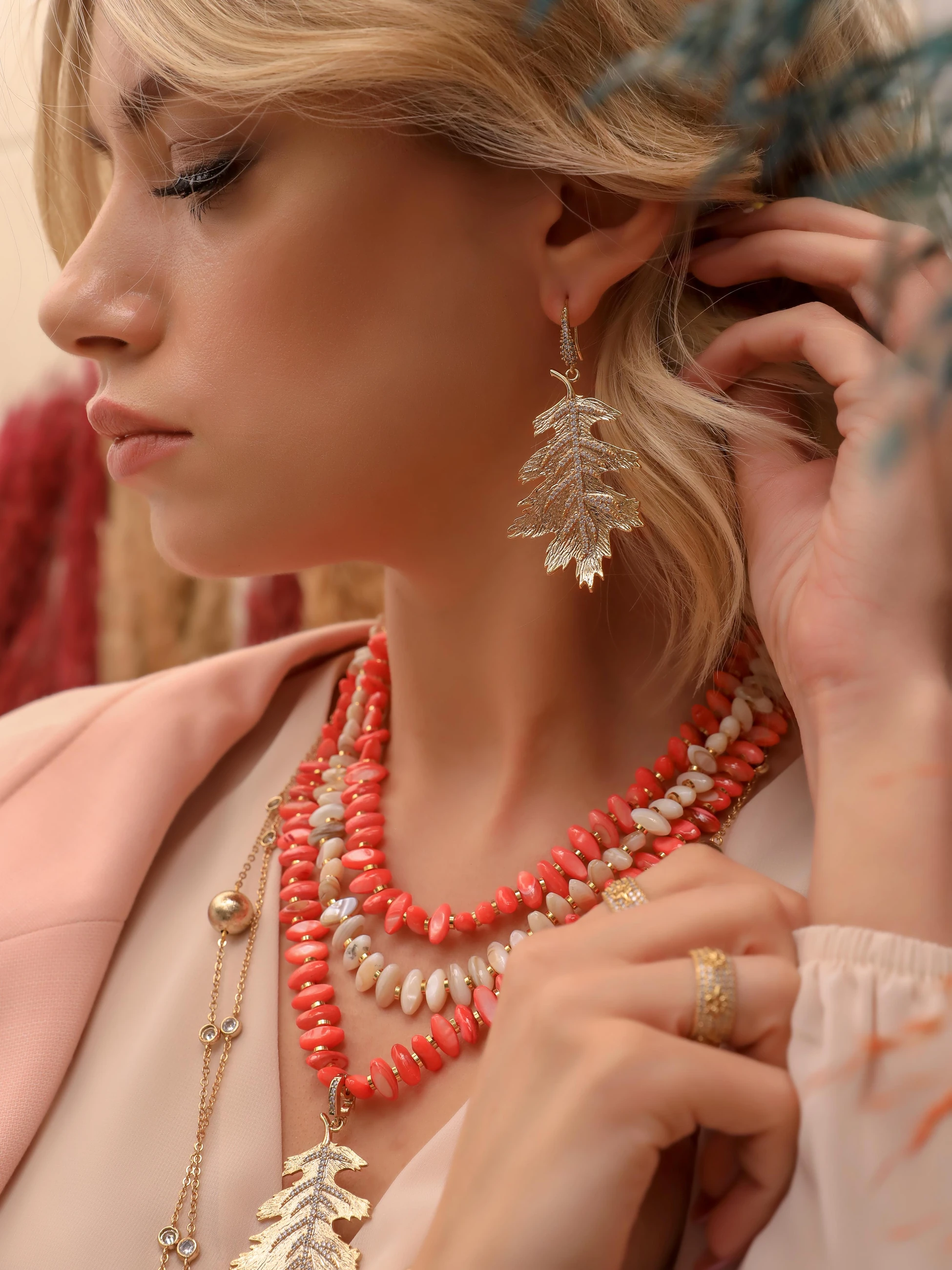 Sedef Taşı Yaprak Uçlu Kolye