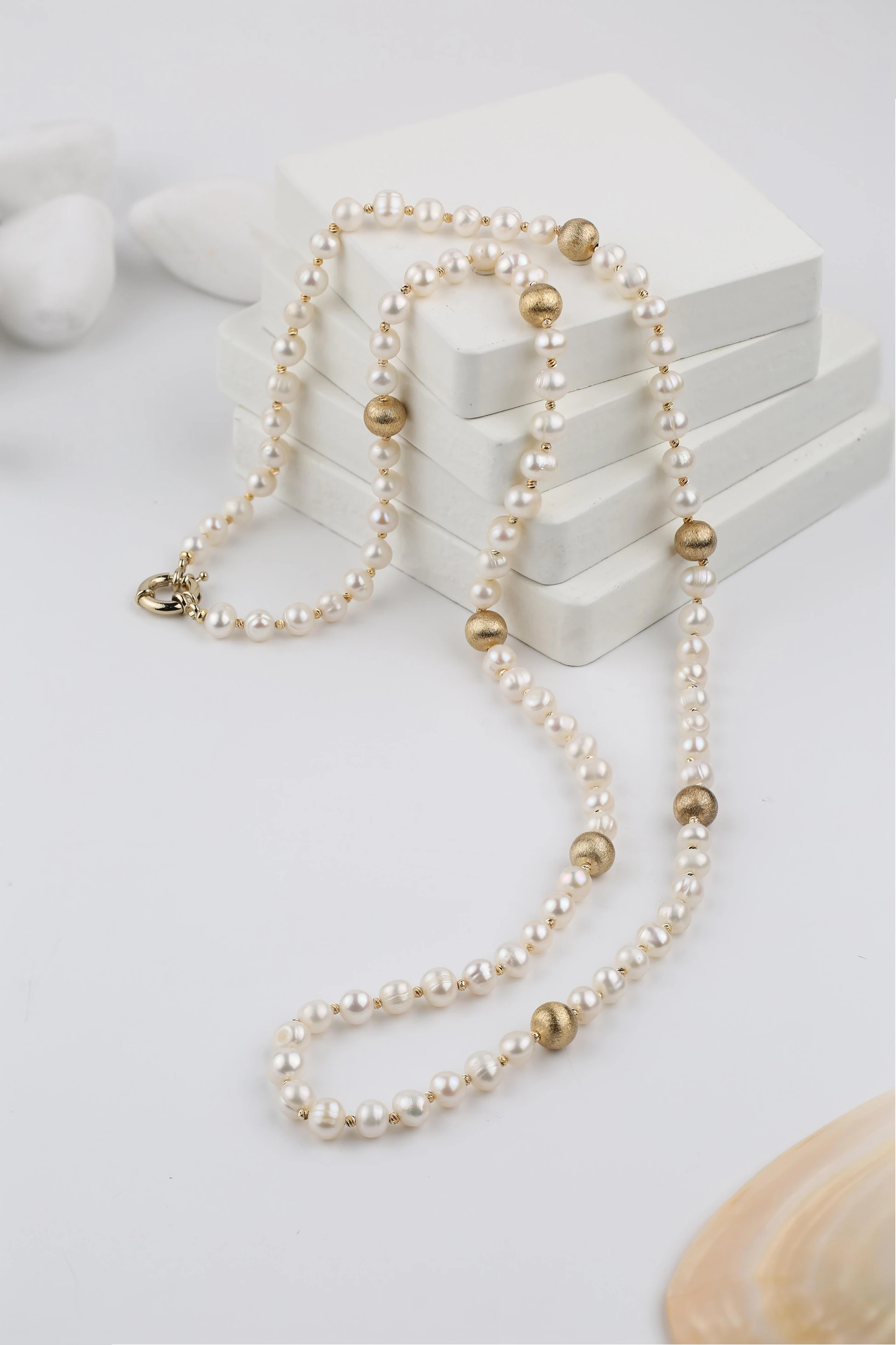 Top Detaylı İnci Kolye