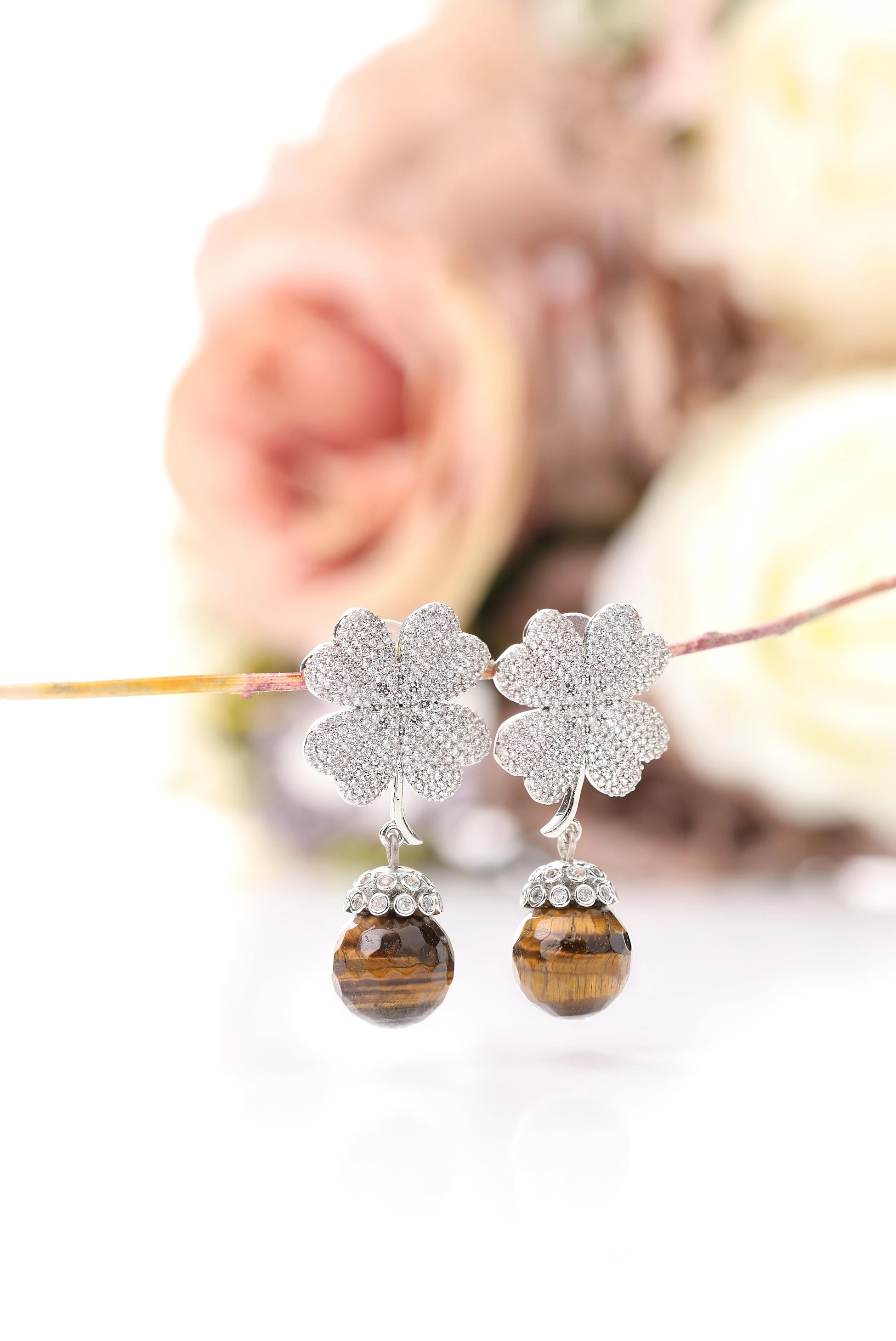 Yonca Doğaltaş Küpe