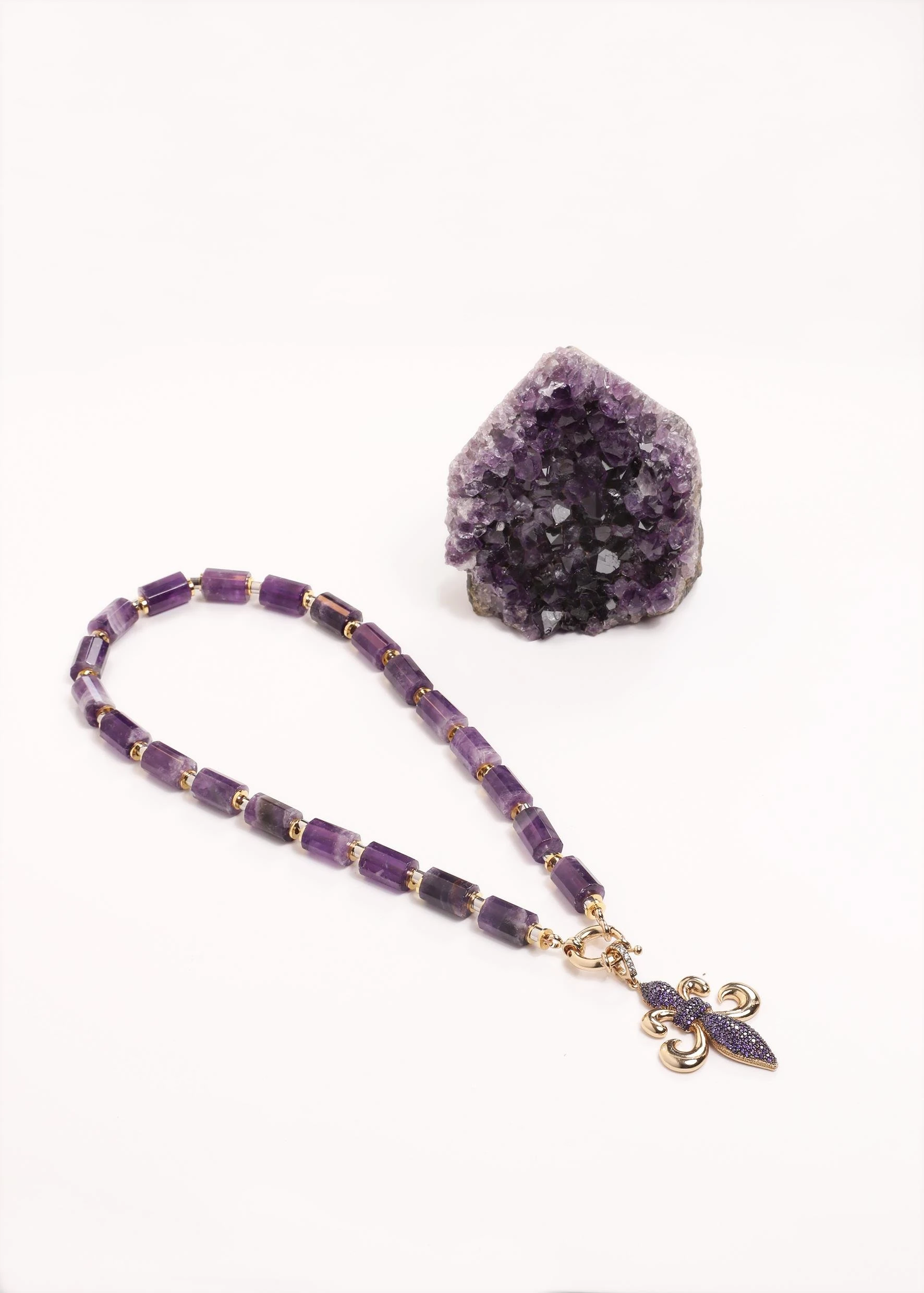 Zambak Uçlu Ametist Taşı Kolye