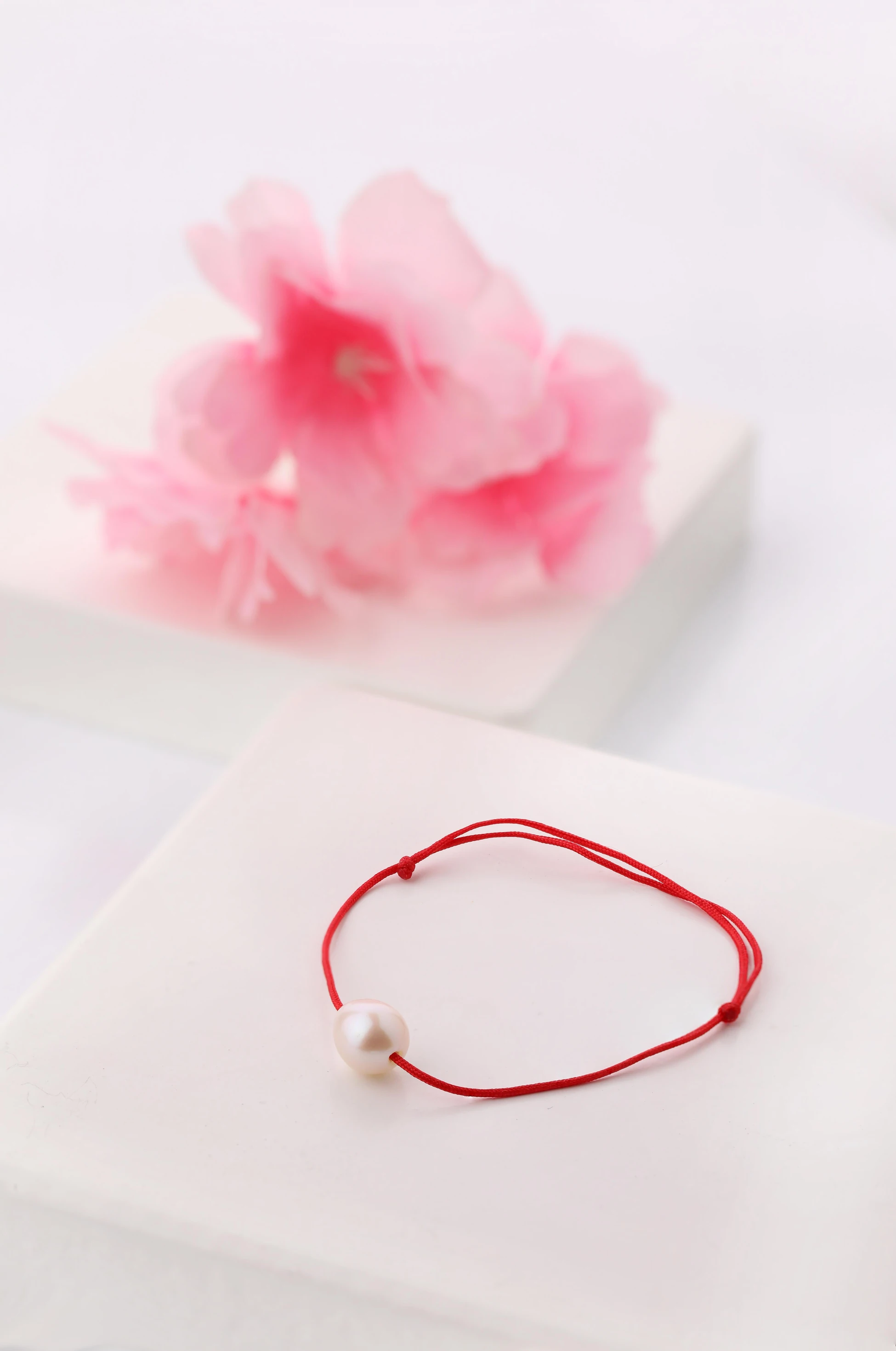 Zarif İpli İnci Bileklik