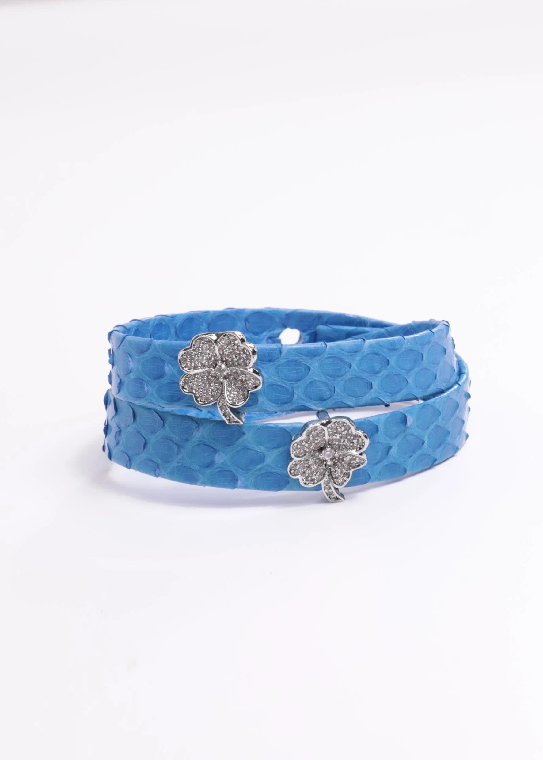 Çiçek Aparatlı Deri Bileklik