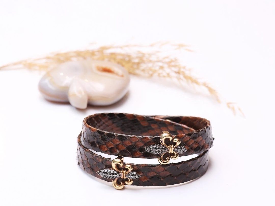 Kahverengi Dolamalı Deri Bileklik