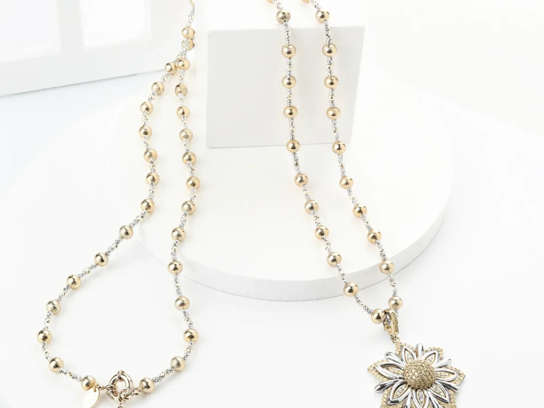 Lotus Çiçeği Uçlu Dorıca Top  Kolye